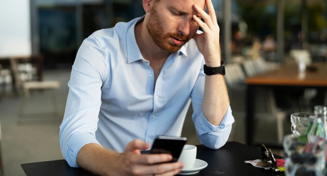 Postura com o Celular e Dor no Ombro