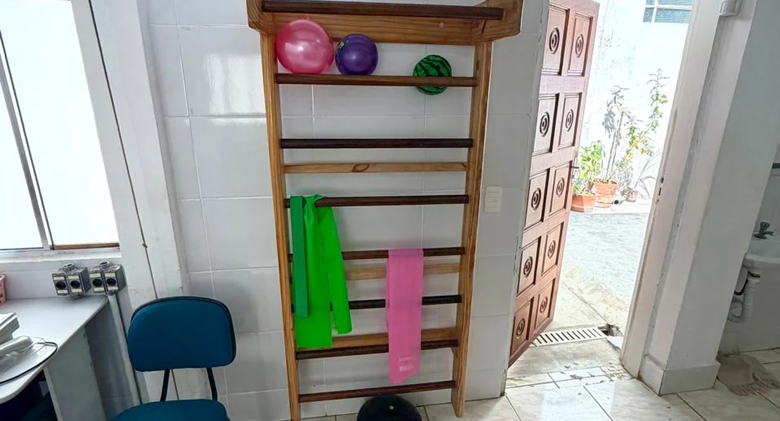 Sala de fisioterapia e reabilitação ortopédica da SUORT Clínica Integrada em Perdizes, São Paulo